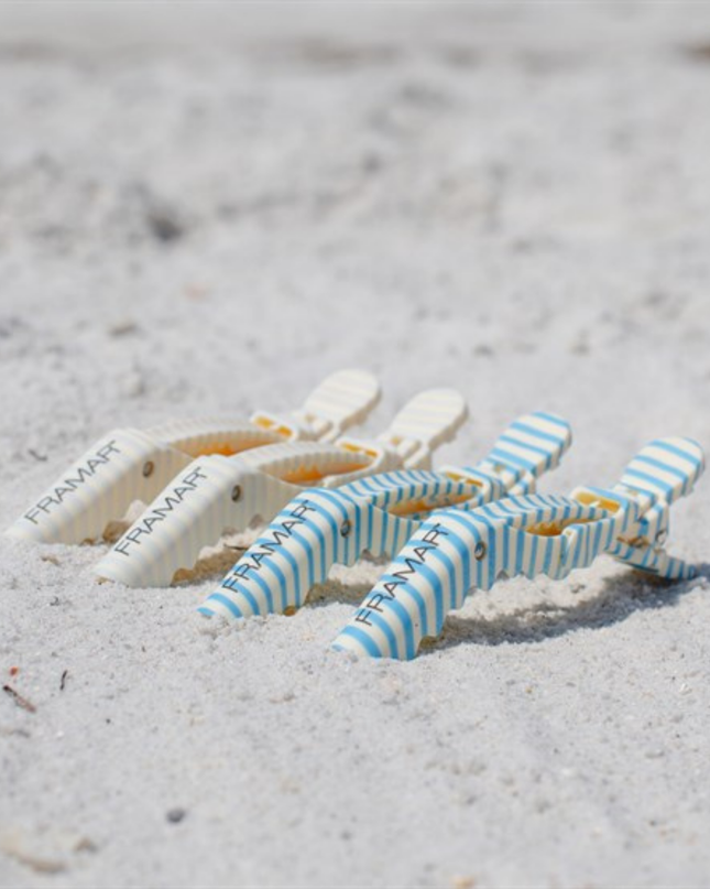 Bring laid-back coastal vibes to your styling station with the Framar Beach Bum Gator Grips. These professional-grade sectioning clips combine playful beach-inspired design with the strong, reliable hold stylists need for everyday salon services.