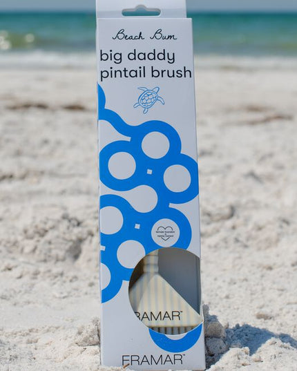 Sandals. Stripes. Sunshine. Framar's new “Beach Bum” collection is bringing breezy summer vibes to your salon! Inspired by beach umbrellas and boardwalks, these blue and cream hues with playful summer illustrations bring a refreshing touch of the shore to your station.