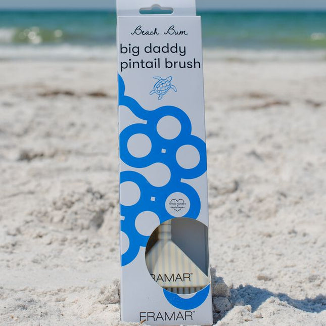 Sandals. Stripes. Sunshine. Framar's new “Beach Bum” collection is bringing breezy summer vibes to your salon! Inspired by beach umbrellas and boardwalks, these blue and cream hues with playful summer illustrations bring a refreshing touch of the shore to your station.