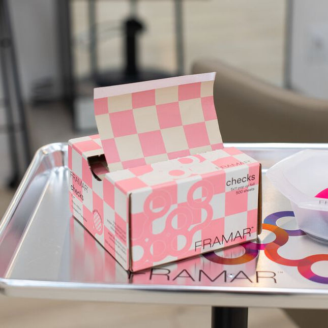 Pre-cut and pre-folded foils that are ready when you are. No prep needed!Embossed texture prevents foils from slipping so that you can breeze through any service.High quality, colorful foil guaranteed to make every process more fun for you and your client!Featuring our signature perforated, adjustable Push-Up Base, designed to keep foils extra perky for ultimate convenience, just how you like ‘em!