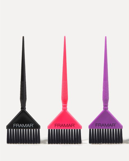 Framar's famous AccuSoft bristles are tapered to pick up and distribute color to hair evenly, quickly and precisely.