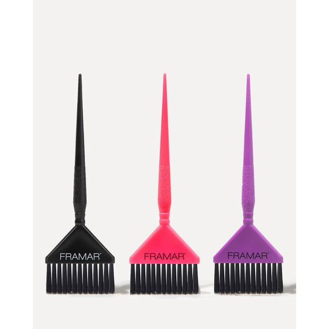 Framar's famous AccuSoft bristles are tapered to pick up and distribute color to hair evenly, quickly and precisely.