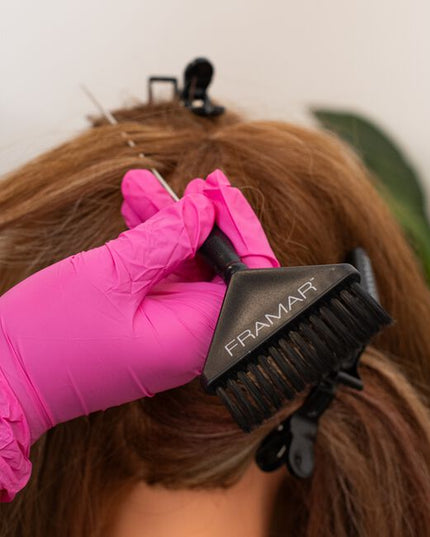 Pintail for easy parting. Framar's famous AccuSoft bristles are tapered to pick up and distribute color to hair evenly, quickly and precisely. Wide brush head is designed for all over dye jobs and root tapping while still being comfortable in your hand.