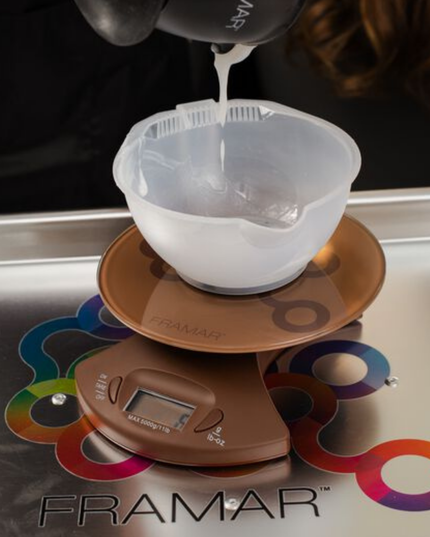 Weigh all of your color, developer, and lightener with ease. Elegant tempered glass top and non-slip feet for perfect stability.