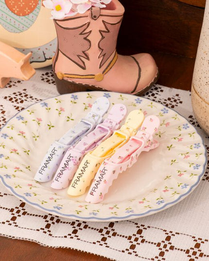 4 pack - rubberized clips - vintage florals
Strong hold, soft style.