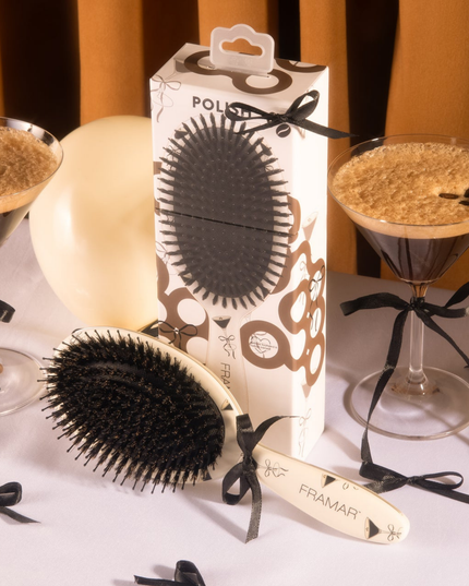 A polished twist on our detangle brush with genuine boar bristles that work hard so you can style your 7th day hair with ease. Designed to achieve the ultimate slick back styles, that’s that SLEEK espresso!