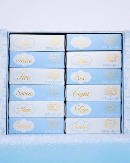 She's back for round 2! This limited-edition pop up experience with 12 holiday patterned foil boxes in one will make you and your client’s holiday hair appointments truly dazzling. Happy festive foiling!