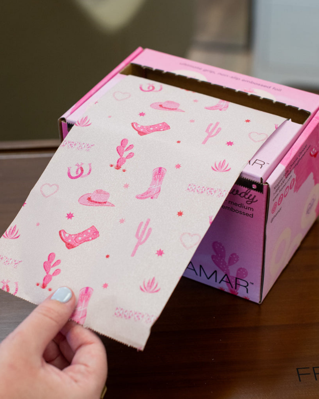 Saddle up your color services with the Framar Howdy Embossed Foil Roll—where professional performance meets playful style. Designed for busy stylists who need precision and reliability, this embossed foil delivers superior grip and control for flawless highlighting and balayage every time.