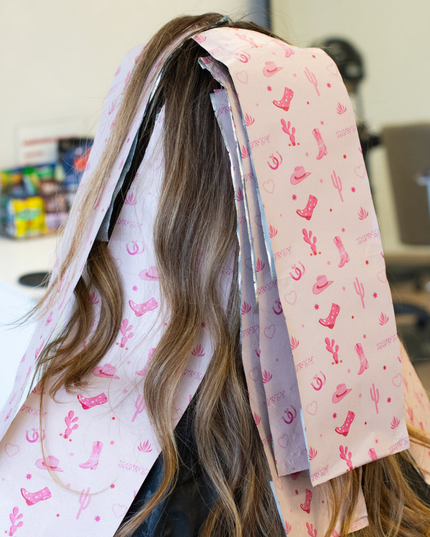Saddle up your color services with the Framar Howdy Embossed Foil Roll—where professional performance meets playful style. Designed for busy stylists who need precision and reliability, this embossed foil delivers superior grip and control for flawless highlighting and balayage every time.