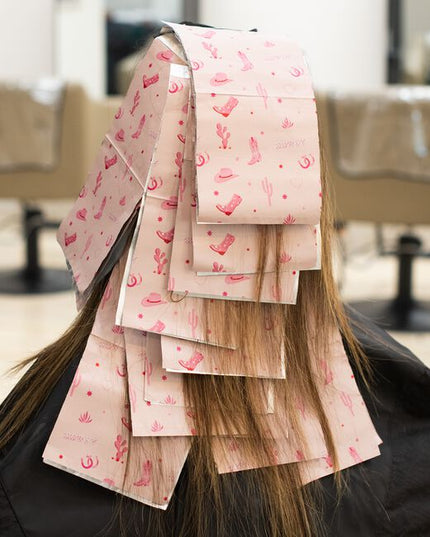 Pre-cut and pre-folded foils that are ready when you are. No prep needed!Embossed texture prevents foils from slipping so that you can breeze through any service.High quality, colorful foil guaranteed to make every process more fun for you and your client!Featuring our signature perforated, adjustable Push-Up Base, designed to keep foils extra perky for ultimate convenience, just how you like ‘em!