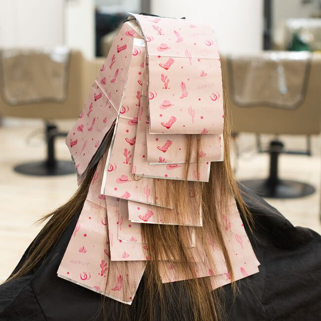 Pre-cut and pre-folded foils that are ready when you are. No prep needed!Embossed texture prevents foils from slipping so that you can breeze through any service.High quality, colorful foil guaranteed to make every process more fun for you and your client!Featuring our signature perforated, adjustable Push-Up Base, designed to keep foils extra perky for ultimate convenience, just how you like ‘em!