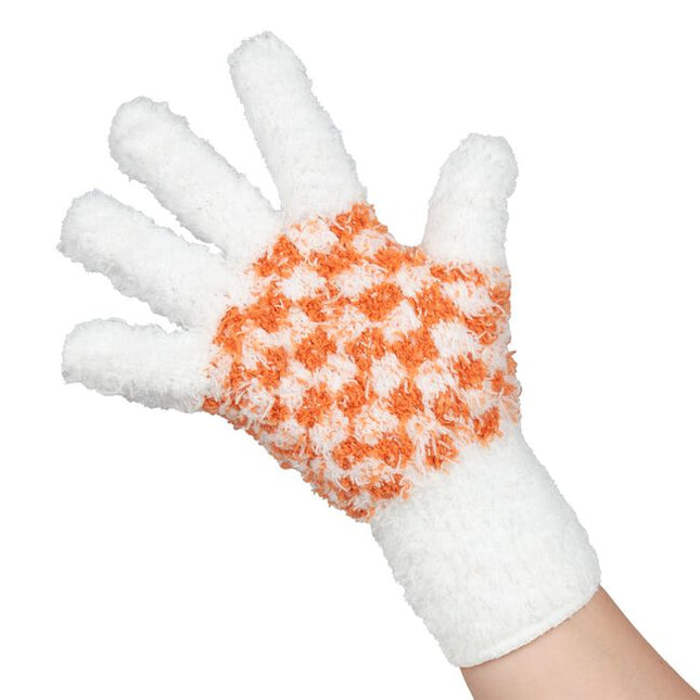 These fluffy textured gloves glide along processed hair removing bleach delicately without causing the friction that a traditional coloring glove would cause. Blend lines of demarcation on hair from bleach without damaging fragile bleached hair. These one size fits all gloves come in a pack of 2, one black and one pink.