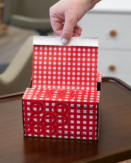 Classic, bold, and made to stand out—Framar Red Gingham Pop Up Foils bring a vintage-inspired red-and-white checkered design to your color station while delivering top-tier professional performance.