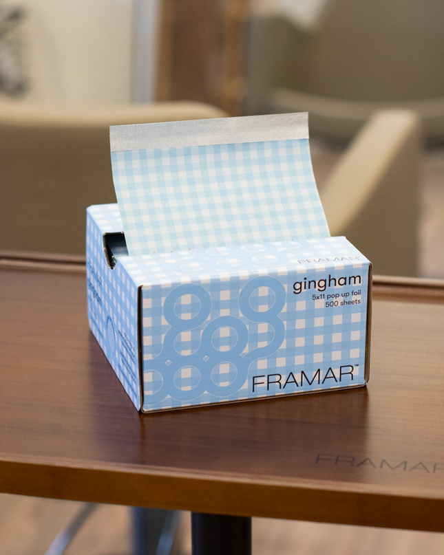 Cute meets professional performance. Framar Blue Gingham Pop Up Foils bring a fresh, playful blue-and-white gingham design to your color station—while delivering the high-performance results pros expect.