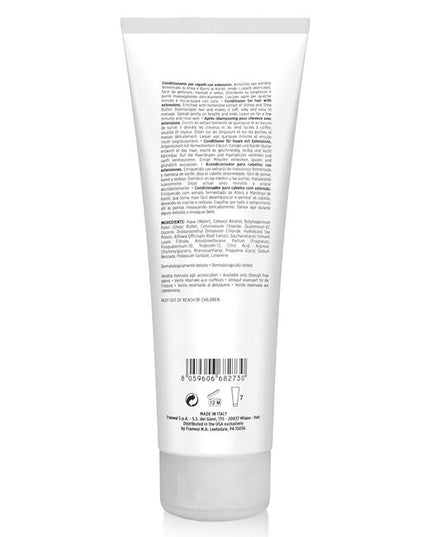 Enriched with Fermented Extract of Althea and Hydrolyzed Soy Proteins, with soothing, softening properties, cleanses gently and hydrates without weighing hair with extensions down, making it easy to detangle. Hair remains extremely easy to comb, soft, and silky.