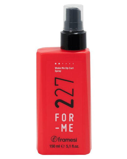 A lightweight curl reactivating spray designed to revitalize and hydrate wavy and curly hair between washes, delivering soft, voluminous, and full-bodied locks.