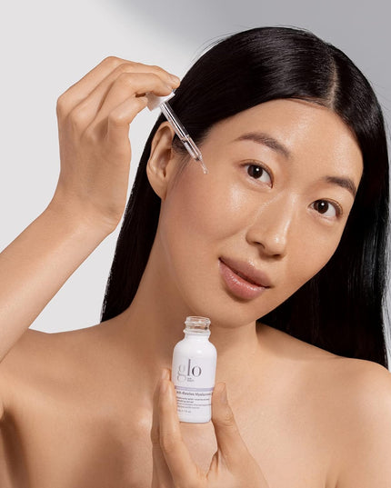 For an instant skin-quenching boost, Daily Hydration Drops is an essential. Targeting surface-level dehydration, this serum is powered by hyper-hydrating hyaluronic acid, which binds water to the skin. Vitamin B5 delivers added soothing and smoothing, helping to strengthen skin’s moisture barrier. Skin feels more hydrated, supple, and soft.