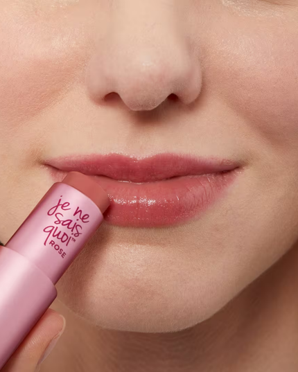 Experience intense hydration and the look of your naturally flushed lip color with the IT Cosmetics Je Ne Sais Quoi Hydrating Color Awakening Lip Treatment, your clinically tested, lip-reviving, color-infused breakthrough.
