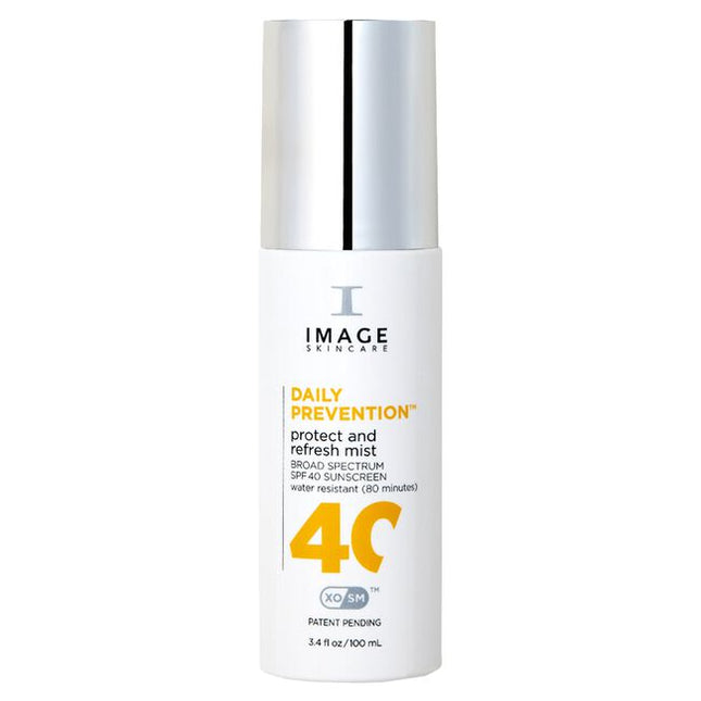 This hydrating dry-oil SPF 40 face mist provides broad-spectrum sun protection while nourishing skin with meadowfoam seed and buriti fruit oils. With a beautiful glow and barely-there feel, it's perfect for sunscreen reapplication over makeup and refreshing UV protection throughout the day. 