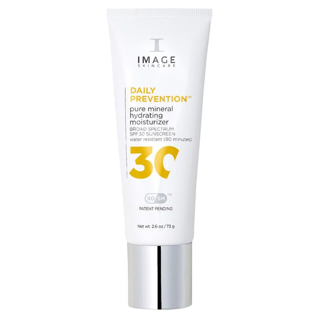 This mineral tinted moisturizer with sunscreen provides the benefits of hydration, repair and protection in one product. It prepares skin to face the day with broad-spectrum sun protection while reinforcing the vital moisture barrier and fighting future signs of skin aging.