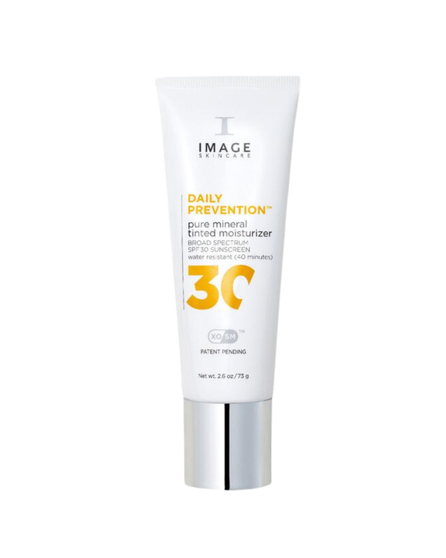 This mineral tinted moisturizer with sunscreen provides the benefits of hydration, repair and protection in one product. It prepares skin to face the day with broad-spectrum sun protection while reinforcing the vital moisture barrier and fighting future signs of skin aging.