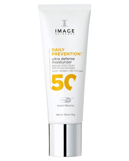 This radiant SPF 50 moisturizer for the face delivers broad-spectrum sun protection while reinforcing the vital moisture barrier and fighting future signs of skin aging.