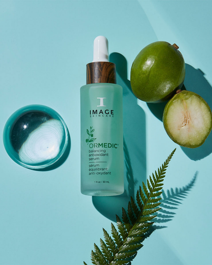 This soothing daily antioxidant serum restores nourishment and hydration to dry, dehydrated and delicate skin. Formulated with certified organic ingredients, including nutrient-rich grape water, soothing aloe vera and botanical extracts, it helps comfort skin and bring it into balance. Enhanced with kakadu plum, an Australian superfruit that provides a rich source of vitamin C to help even skin tone.