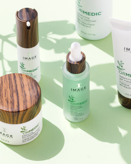 This refreshing eye gel instantly soothes and hydrates dry, delicate skin around the eyes, adding a gentle layer of hydration to help soften the appearance of fine lines. The peptide-enhanced formula helps to smooth the skin and restore a well-rested look to the eye area.
