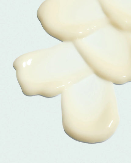 This refreshing eye gel instantly soothes and hydrates dry, delicate skin around the eyes, adding a gentle layer of hydration to help soften the appearance of fine lines. The peptide-enhanced formula helps to smooth the skin and restore a well-rested look to the eye area.