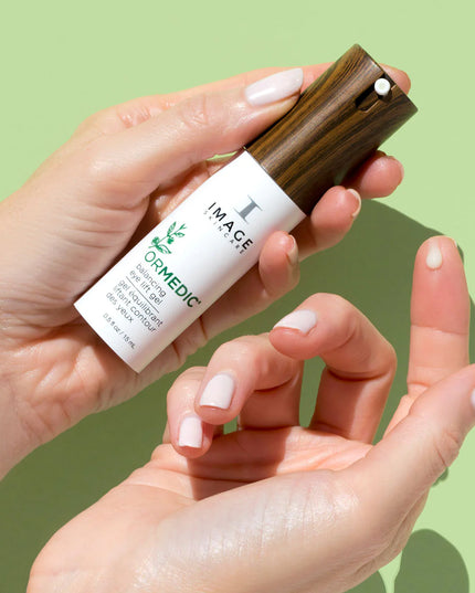 This refreshing eye gel instantly soothes and hydrates dry, delicate skin around the eyes, adding a gentle layer of hydration to help soften the appearance of fine lines. The peptide-enhanced formula helps to smooth the skin and restore a well-rested look to the eye area.