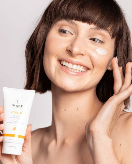 The perfect skin resurfacing agent for the redness- and rosacea-prone, this masque utilizes natural enzymatic exfoliants to gently dissolve the buildup of dead skin cells that dull the surface of the skin. It infuses skin with protective antioxidants and vitamins that nourish and promote healthy looking skin.