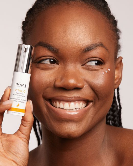 This light, cooling eye gel is supercharged with nourishing antioxidants and peptides that help to reduce the appearance of dark circles, puffiness, fine lines and wrinkles. The perfect antidote to tired eyes, it works to brighten, hydrate and refresh the eye area while delivering the nourishing benefits of vitamin C.