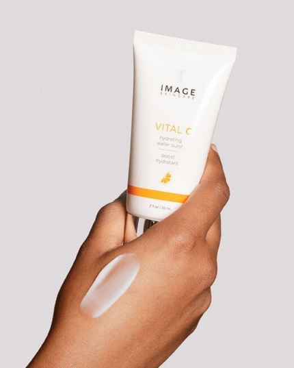 This transformational hydrating gel bursts into tiny water droplets on contact to quench dry skin. With the benefits of vitamins, antioxidants and hyaluronic acid, it delivers a boost of hydration to help your skin appear more bright, refreshed and radiant.