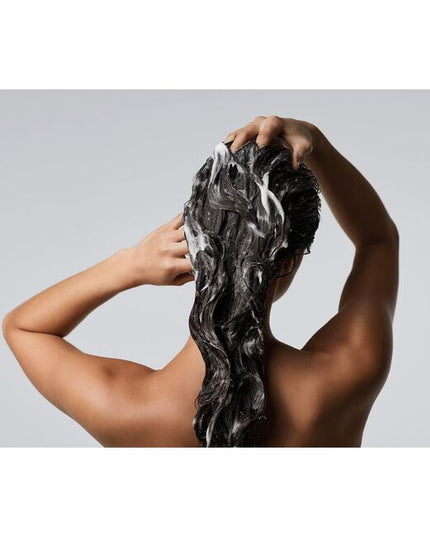 Get to the root of the problem, literally. This salon-quality dandruff shampoo uses zinc pyrithione to fight dandruff at the source. It helps eliminate flakes, itching and irritation while fighting recurrence. The conditioning formula leaves hair soft and manageable with an inviting Bergamot Tea fragrance.