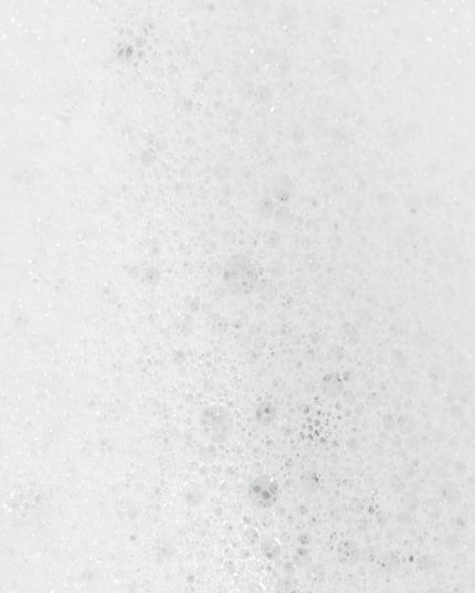  This thick, rich, conditioning styling foam provides flexible body and fullness while enhancing shine and preventing dryness.