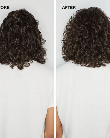Ultimate Definition + Shine
Add soft styling control to waves, curls and coils. This lightweight pomade helps create smoothness and instant shine.
