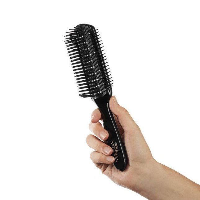 Pro Tools 1016 Vented Styling Brush
Blow-dry seamlessly with ultimate control. With an antistatic coating, semi-flexible bristles and thoughtfully placed vents for maximum airflow, the 1016 Vented Styling Brush is designed to deliver the perfect blowout.
