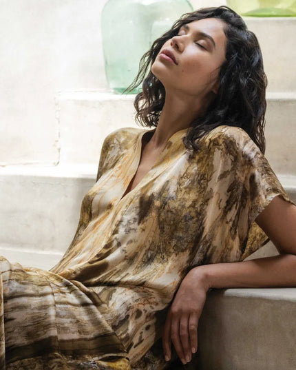 Get a replenishing boost of hydration with this luxurious oil. Infused with nutrient-rich hemp seed oil, it melts into hair and skin for a silky-smooth finish while indulging the senses with a balancing, nature-immersive aromatherapy-inspired experience.