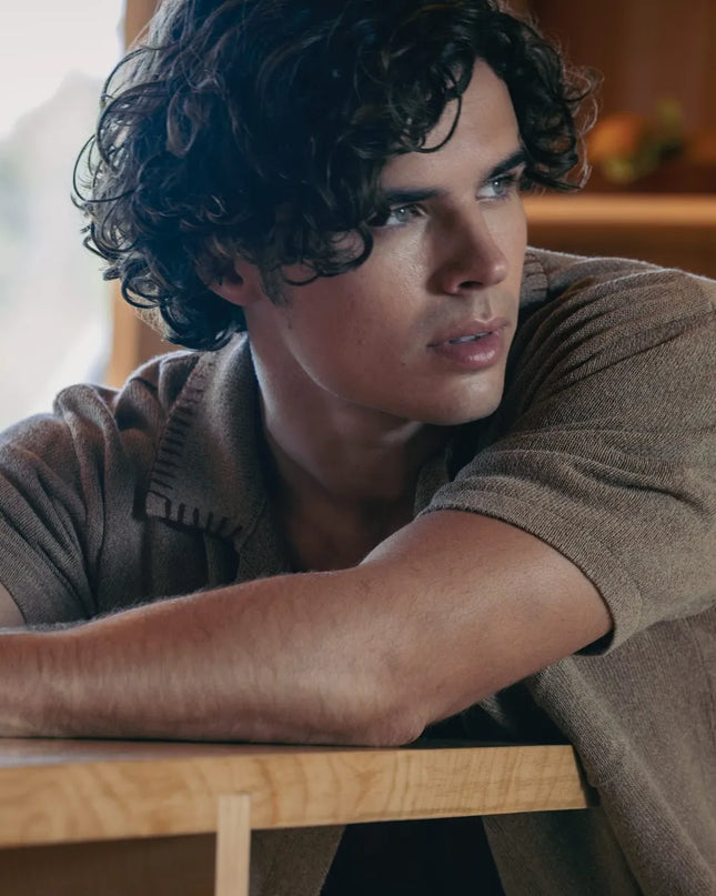 Tea Tree Special Conditioner - Your hair deserves special treatment. Renew and revive with the refreshing tingle of this invigorating conditioner. It contains a moisturizing botanical blend that helps to soften, smooth and tackle tangles for instant manageability. The fresh scent of tea tree oil, peppermint and lavender invigorates the scalp and leaves hair smelling great.