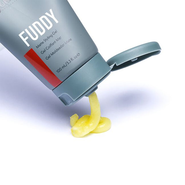 This matte-finish gel provides great control and outstanding performance. The thick viscosity is composed of only 38% water, allowing for optimal hold without flakes. It dries quickly, has a strong hold yet easy to wash out, and perfect for a modern look.