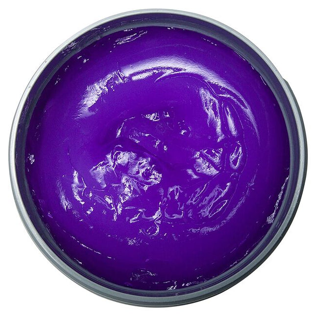 This styling gel is fit for a royal, lasts all day, and never flakes. Created to perform just like our original formula of MODE, this strong-hold gel gives you the control and muscle to tame stubborn hair. Enjoy the same reliable formula everyone loves, now with a vibrant purple color and a new masculine scent of suede and citrus.