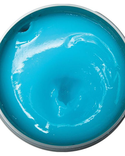 Alcohol free and water soluble, this high-shine gel is great for creating wet looks or styles that require strong hold. It won’t flake in hair, can be reactivated with water and is easy to manipulate and rinse out. The signature scent is recognizable to those familiar with the brand. MODE effortlessly styles your hair with the guarantee to last all day long.