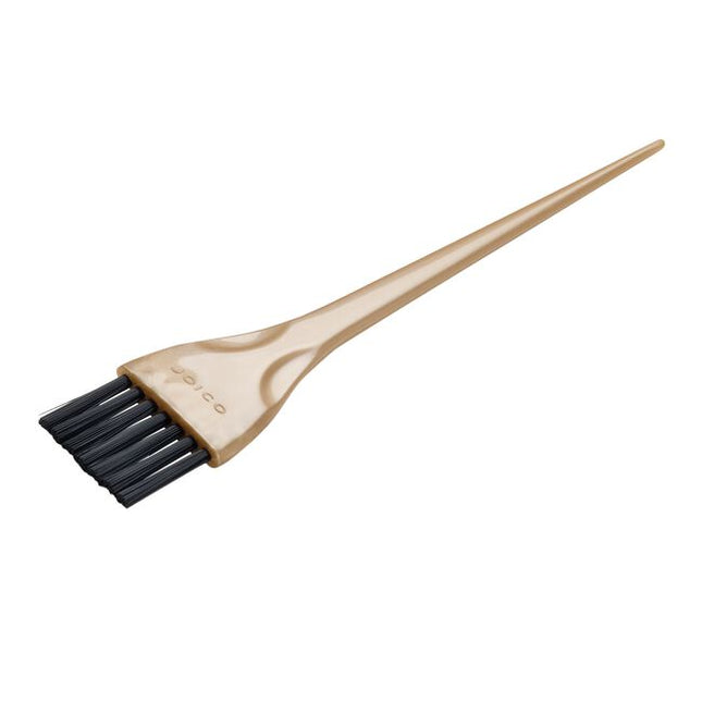 Vero K-PAK VColor Narrow Tint Brush is a valuable coloring tool for accurately and easily applying hair color. The Narrow Tint Brush is great for covering smaller sections of hair with color. It has a comfortable handle that makes it easy to work with and quality bristles for the best color application. The Narrow Tint Brush is excellent for the edges, hairline and smaller sections of hair to color. 