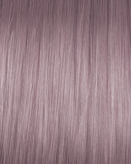 5 minutes or less! That's all it takes to get fast and fabulous blonde hair with Quick Tone Liqui-Creme Toners - a swift, powerful way to make your mark on prelightened looks. Featuring anti-breakage technology and nourishing exotic oils for maximum shine, this Blonde Life collection of Sand, Silver, Violet, and Clear lets you trend-set gorgeous blonde creations faster than ever before. Go for solo shades or intermix; this gleam team makes brass a thing of the past.