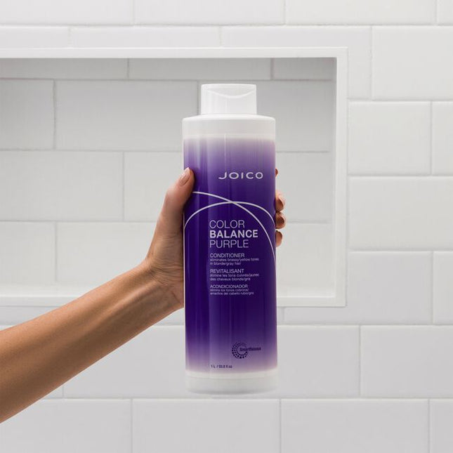 This unique, color-correcting formula preserves cool, icy blondes and silvery grays, with a nourishing, hydrating detangler that actually safeguards the vibrancy of color-treated hair.