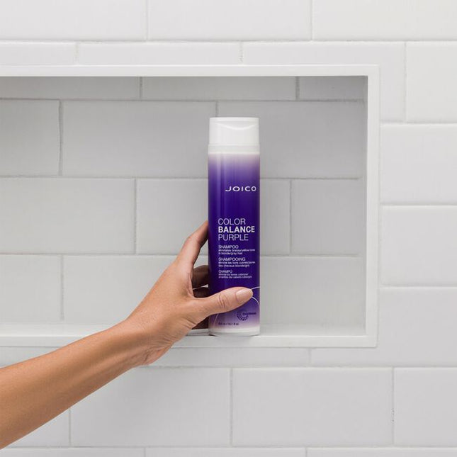 This unique, color-correcting formula preserves cool blondes and silvery grays ? banishing unwanted yellow, warm tones while protecting vibrancy. Powerful ingredients strengthen and defend hair against the elements.