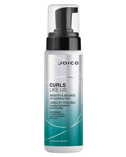 Curls Like Us Smooth Bounce Curl Hydrating Foam enhances curl pattern with lightweight hold in an airy foam formula, keeping humidity and frizz at bay for 3 full days. Encourages a defined “bounce back” every time you scrunch.