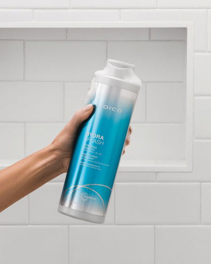 HydraSplash Hydrating Shampoo never gets heavy on your fine hair! Formulated with marine ingredients like Sea Kelp and Coconut Water, the lightweight lather gently cleanses hair for brilliantly-clean, soft, healthy results.