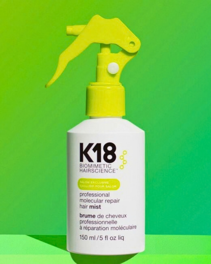 This leave-in, lightweight mist repairs existing damage to strengthen hair’s defenses and make it more resilient prior to salon services. This PRO-exclusive product helps services apply and perform better, leaves hair healthier, and color lasts longer. Works in just 4 minutes in a convenient spray-on format.