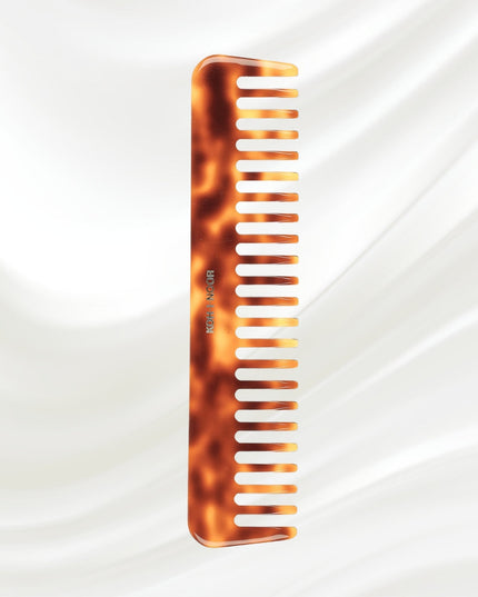 Jaspe Wide Tooth Comb is the perfect implement for detangling wet hair.&nbsp; This beautiful comb will add nicely to your Jaspe brush to make a gorgeous set of your own or to give as a gift.